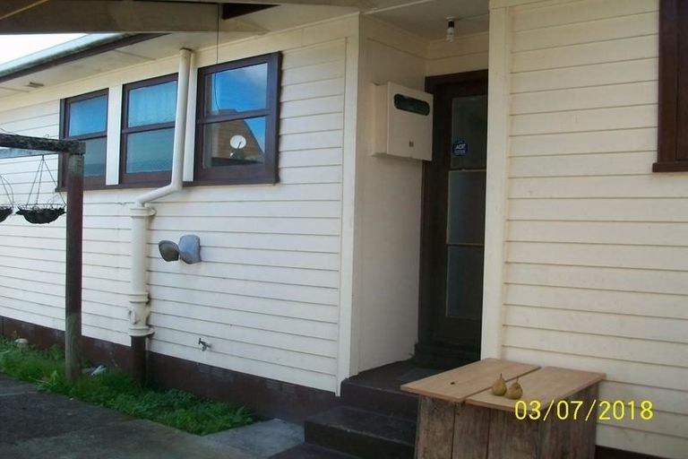 Photo of property in 54 Larnoch Road, Henderson, Auckland, 0610