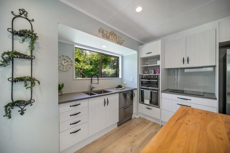 Photo of property in 2/11 Cairngorm Place, Highland Park, Auckland, 2010