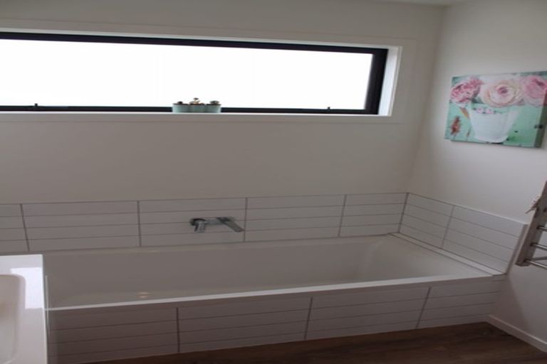 Photo of property in 111g Cliffs Road, Saint Clair, Dunedin, 9012