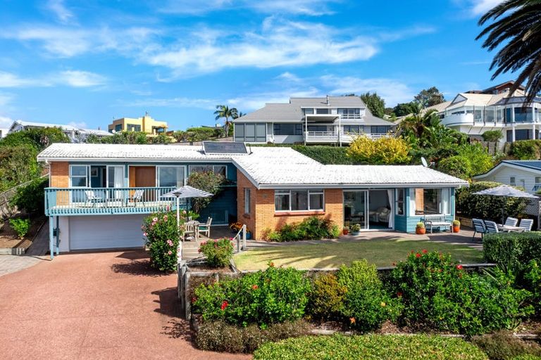 Photo of property in 30 Upper Chelverton Drive, Red Beach, 0932