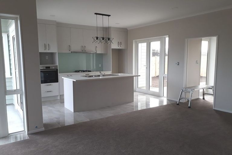 Photo of property in 10 Saddleback Crescent, Papakura, 2110