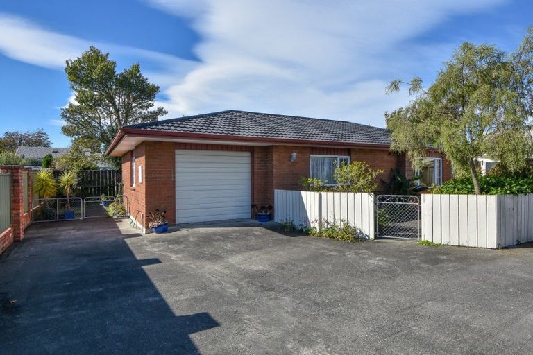 Photo of property in 72 Pembroke Street, Carterton, 5713