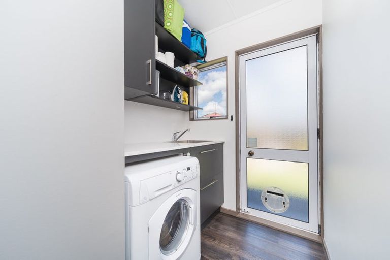 Photo of property in 97 Hillcrest Drive, Kelvin Grove, Palmerston North, 4414
