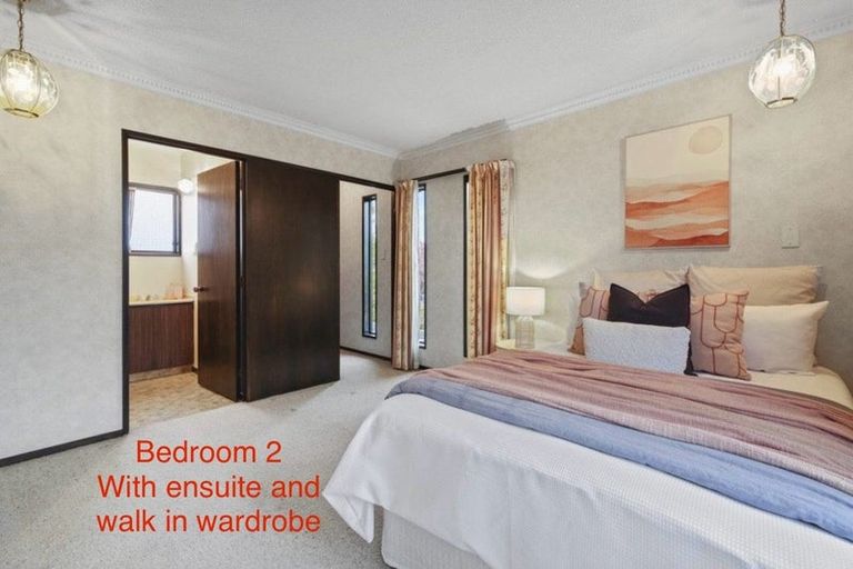 Photo of property in 18 Hawkswood Place, Avonhead, Christchurch, 8042