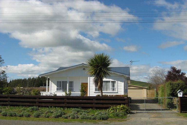 Photo of property in 12 Saint Clair Street, Takapau, 4203