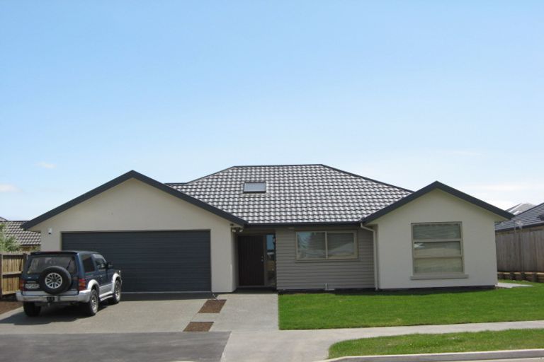 Photo of property in 26 Bottle Lake Drive, Parklands, Christchurch, 8083