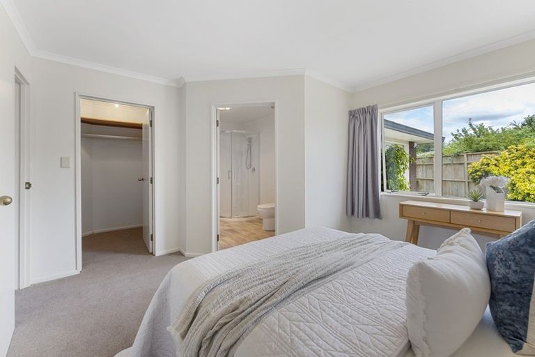 Photo of property in 5a Marama Crescent, Palmerston North, 4414