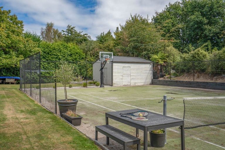 Photo of property in 142 Gillespie Place, Acacia Bay, Taupo, 3385