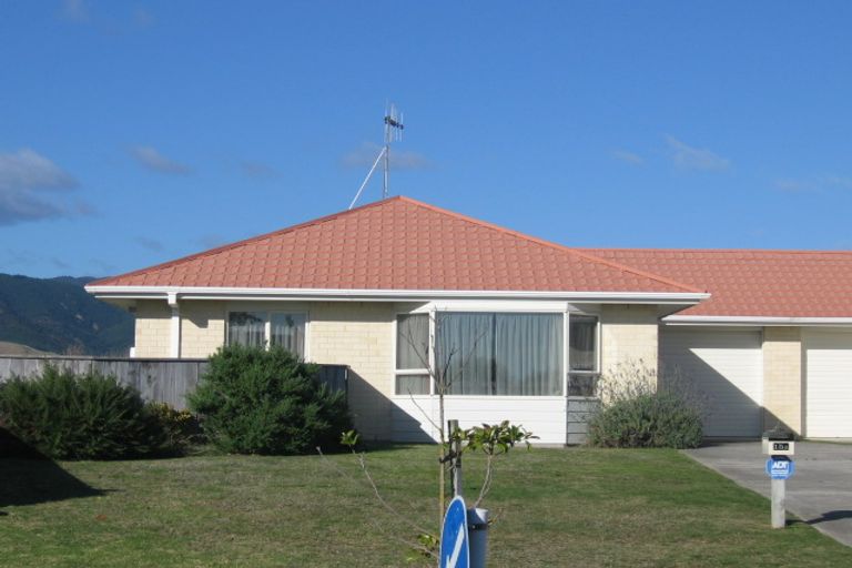 Photo of property in 15a Dennis Taylor Court, Paraparaumu, 5032