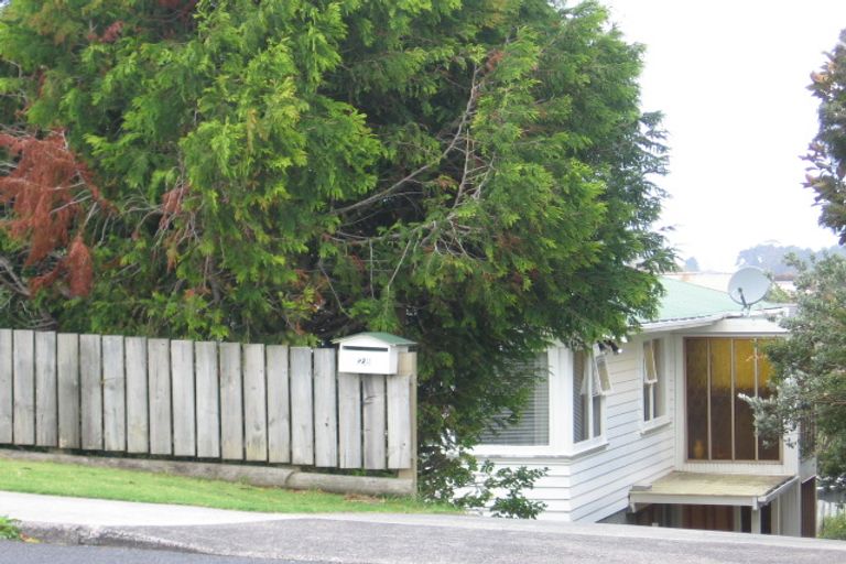 Photo of property in 1/28 Spencer Road, Pinehill, Auckland, 0632