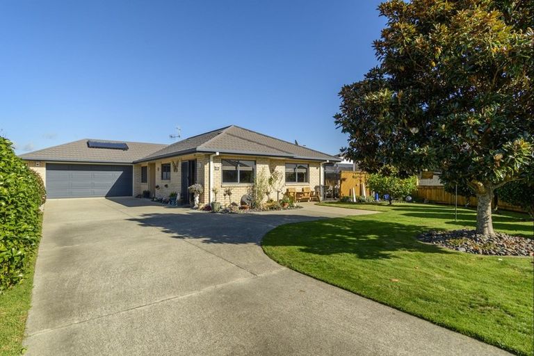 Photo of property in 9 Waterside Drive, Pyes Pa, Tauranga, 3112