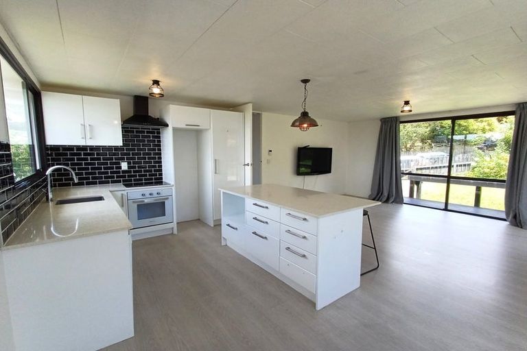 Photo of property in 16 Maywood Crescent, Glen Eden, Auckland, 0602