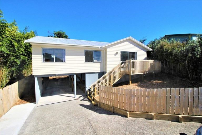 Photo of property in 2/344 Swanson Road, Ranui, Auckland, 0612