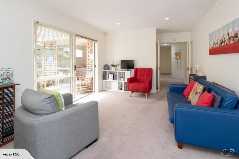 Photo of property in 2/2 Embleton Close, Northpark, Auckland, 2013