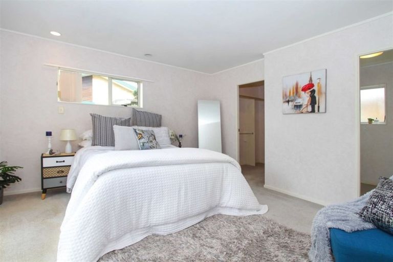 Photo of property in 89 Lakeside Drive, Orewa, 0931