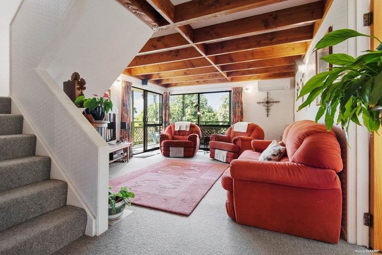 Photo of property in 1/8a West Lynn Road, Titirangi, Auckland, 0604