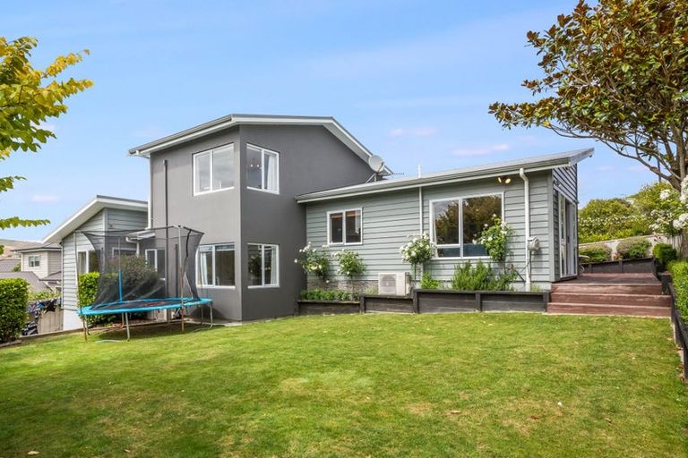 Photo of property in 11 Te Puia Drive, Aotea, Porirua, 5024