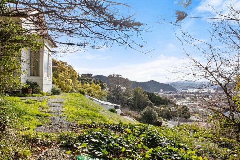 Photo of property in 32 Dorset Street, Picton, 7220