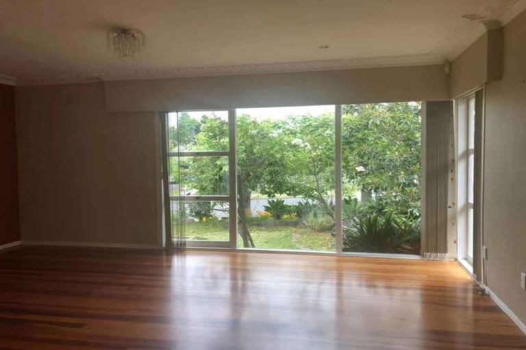 Photo of property in 25 Sorrel Crescent, Bucklands Beach, Auckland, 2012