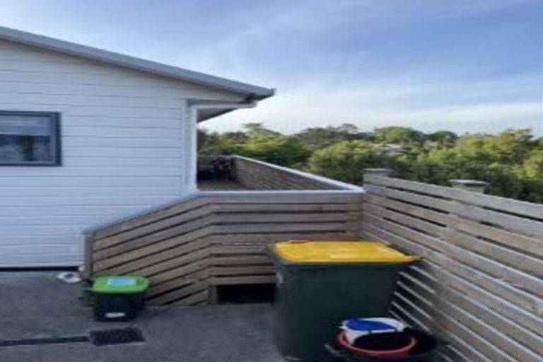 Photo of property in 2/92 Verran Road, Birkdale, Auckland, 0626