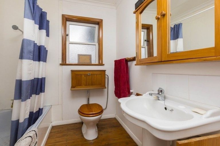 Photo of property in 38 Seddon Street, Wallaceville, Upper Hutt, 5018