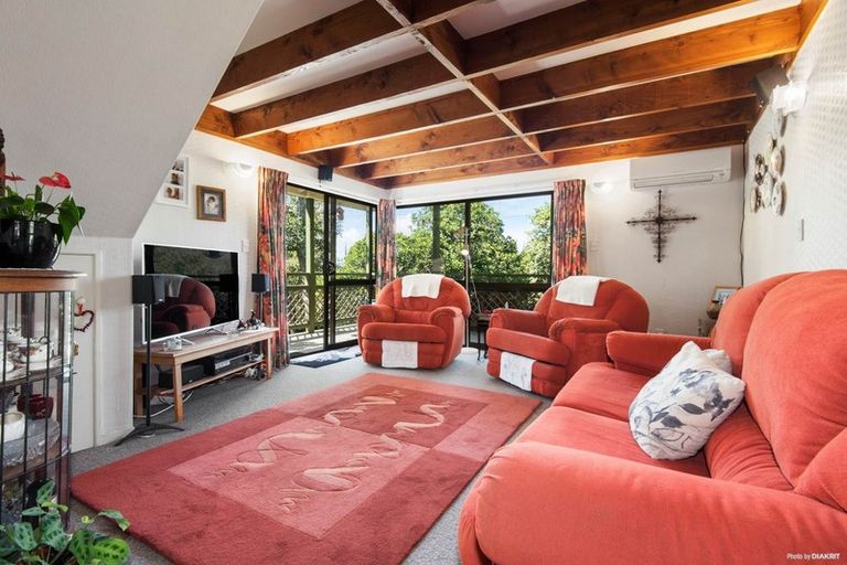 Photo of property in 1/8a West Lynn Road, Titirangi, Auckland, 0604