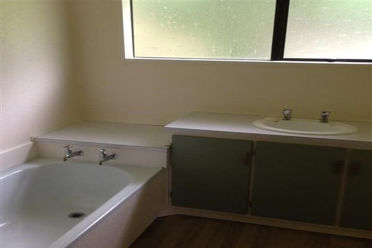 Photo of property in 28 Westwood Street, Bellevue, Tauranga, 3110