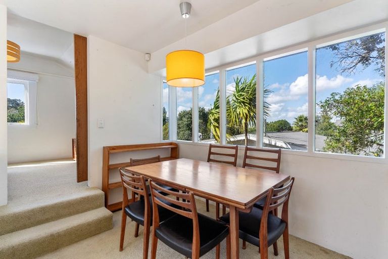Photo of property in 1/20 Harrybrook Road, Green Bay, Auckland, 0604