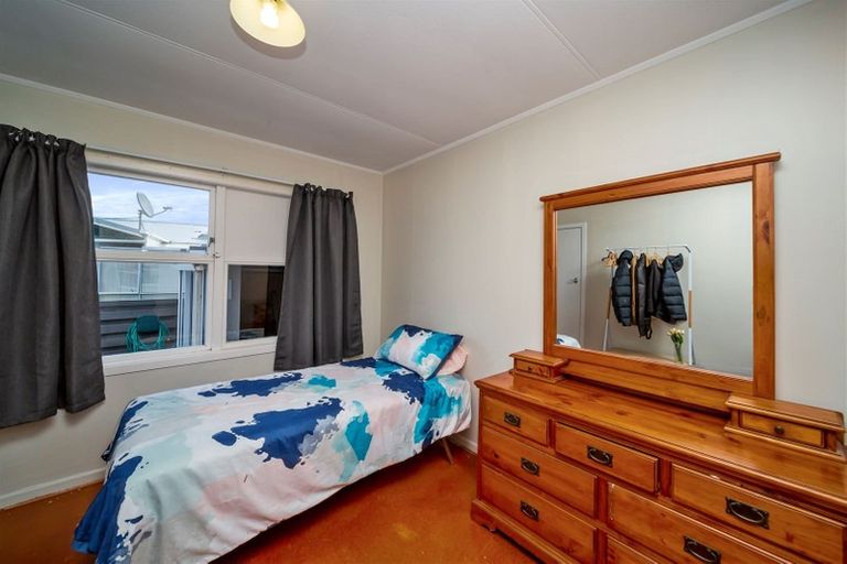 Photo of property in 5 Ngaio Place, Hawera, 4610