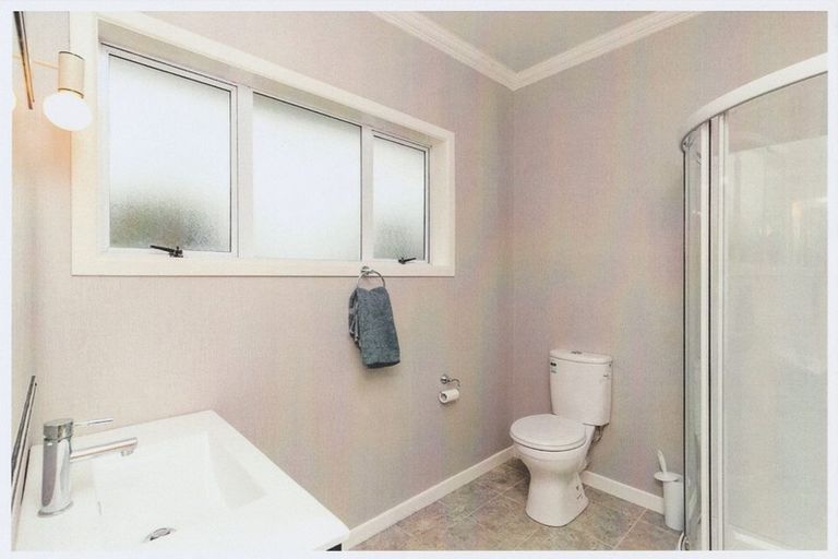 Photo of property in 8 Mahoe Street, Strandon, New Plymouth, 4312