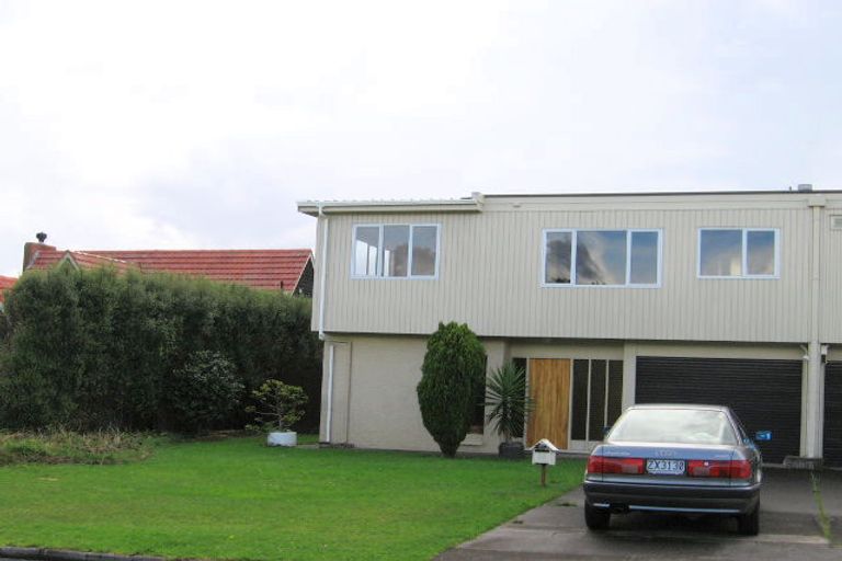 Photo of property in 16a Lynton Road, Bucklands Beach, Auckland, 2012