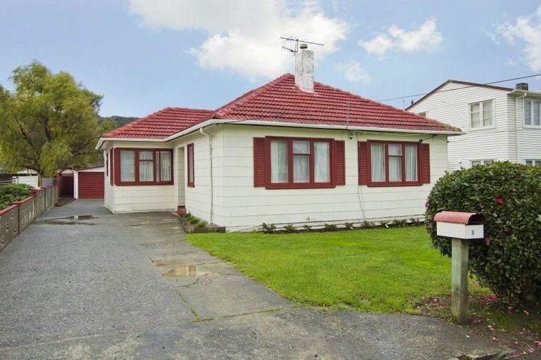 Photo of property in 86 Seddon Street, Naenae, Lower Hutt, 5011