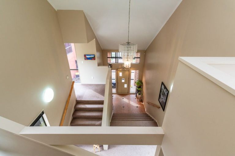 Photo of property in 51 Sunrise Boulevard, Tawa, Wellington, 5028