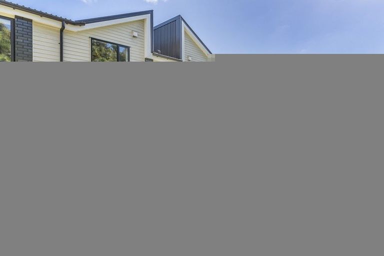 Photo of property in 19 Holystone Road, Whitby, Porirua, 5024