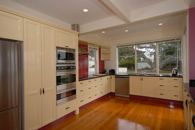 Photo of property in 1 Kings Road, Paihia, 0200