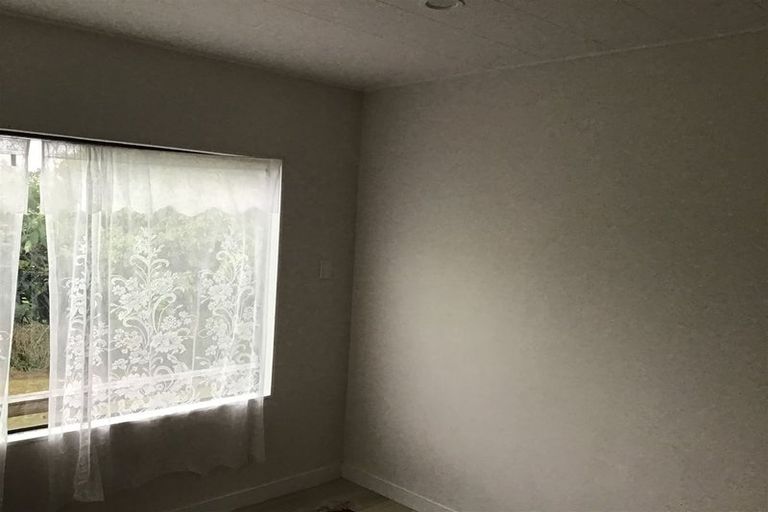 Photo of property in 4 Vanguard Road, Kelston, Auckland, 0602