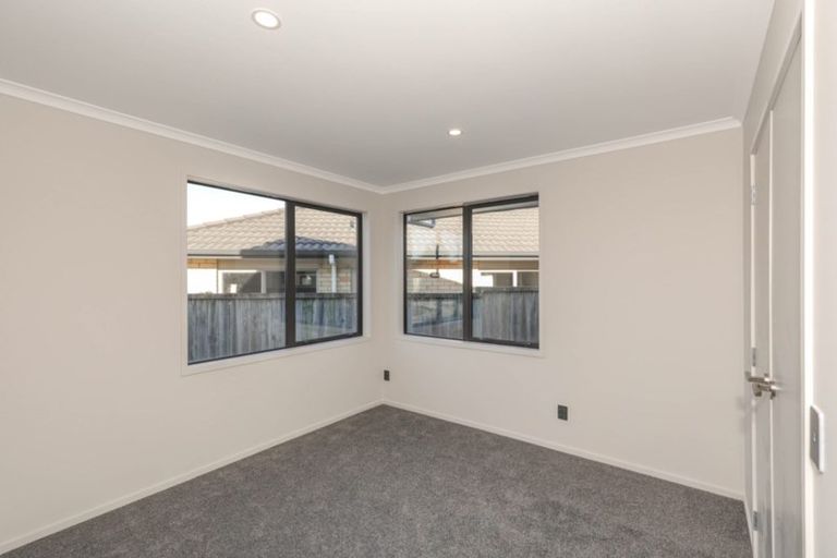 Photo of property in 17 Ribbonwood Close, Te Kauwhata, 3710