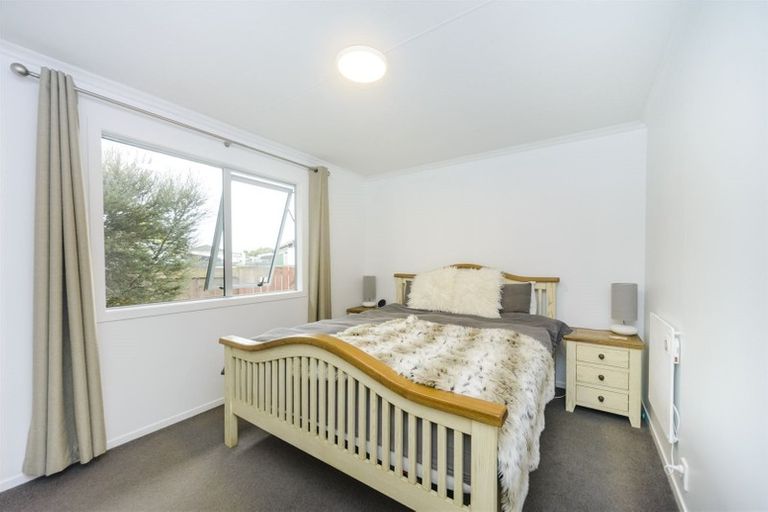 Photo of property in 77 Kaimanawa Street, Kelvin Grove, Palmerston North, 4414