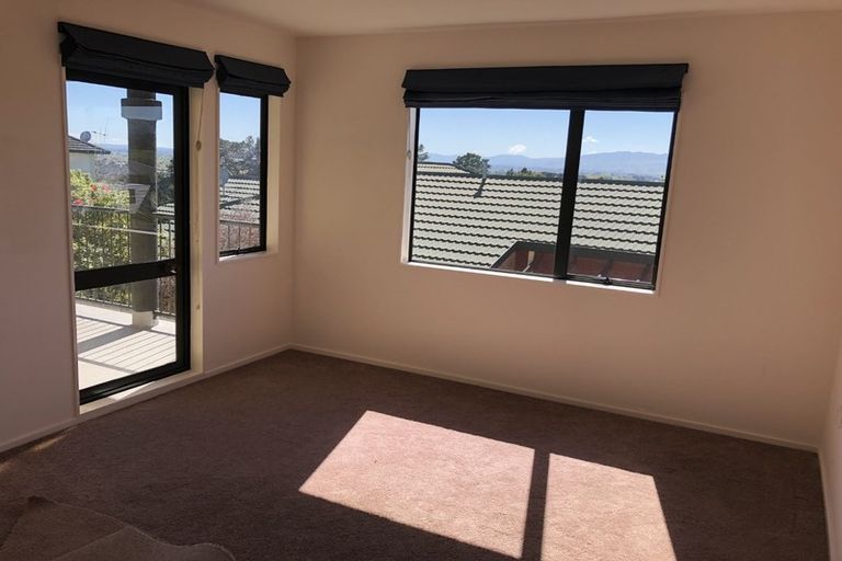 Photo of property in 32 Kilkenny Place, Fitzherbert, Palmerston North, 4410