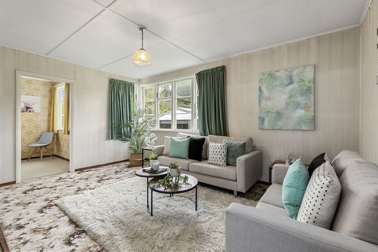 Photo of property in 105 Kowhai Street, Naenae, Lower Hutt, 5011