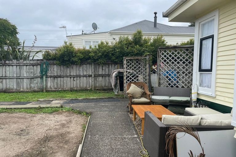 Photo of property in 3 Applewood Drive, Henderson, Auckland, 0612