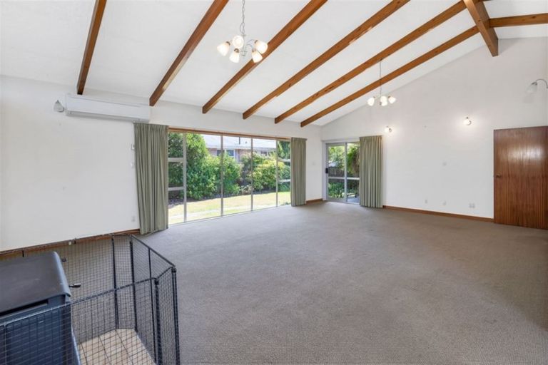 Photo of property in 1 Fraser Place, Rangiora, 7400