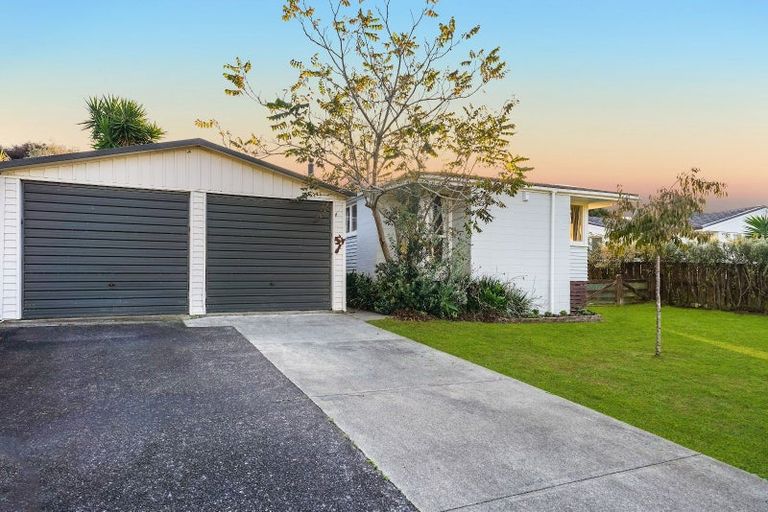 Photo of property in 5 Miro Place, Waiuku, 2123