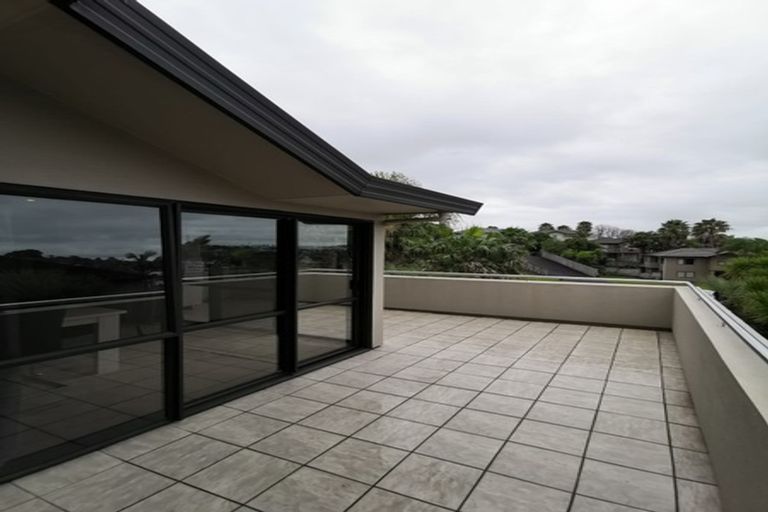 Photo of property in 58 Hogarth Rise, West Harbour, Auckland, 0618