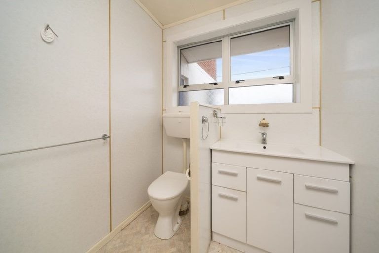 Photo of property in 4a Price Street, Westown, New Plymouth, 4310