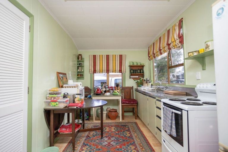 Photo of property in 10 Allardice Street, Dannevirke, 4930