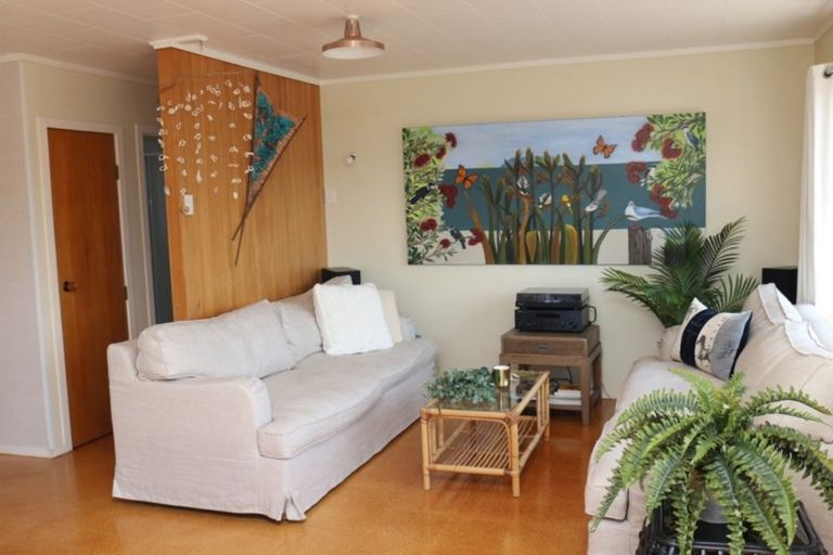 Photo of property in 10 Marine Parade, Cooks Beach, Whitianga, 3591