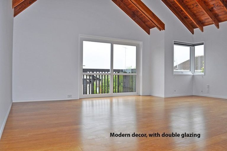 Photo of property in 2/207 Onewa Road, Birkenhead, Auckland, 0626