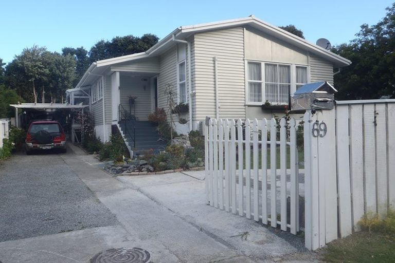 Photo of property in 69 Rangituhi Crescent, Takapuwahia, Porirua, 5022
