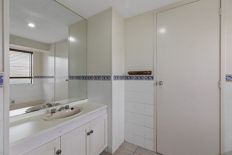 Photo of property in 18 Justamere Place, Weymouth, Auckland, 2103